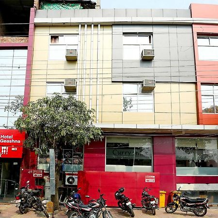 Oyo Flagship Hotel Krishna Chinhat Exteriör bild