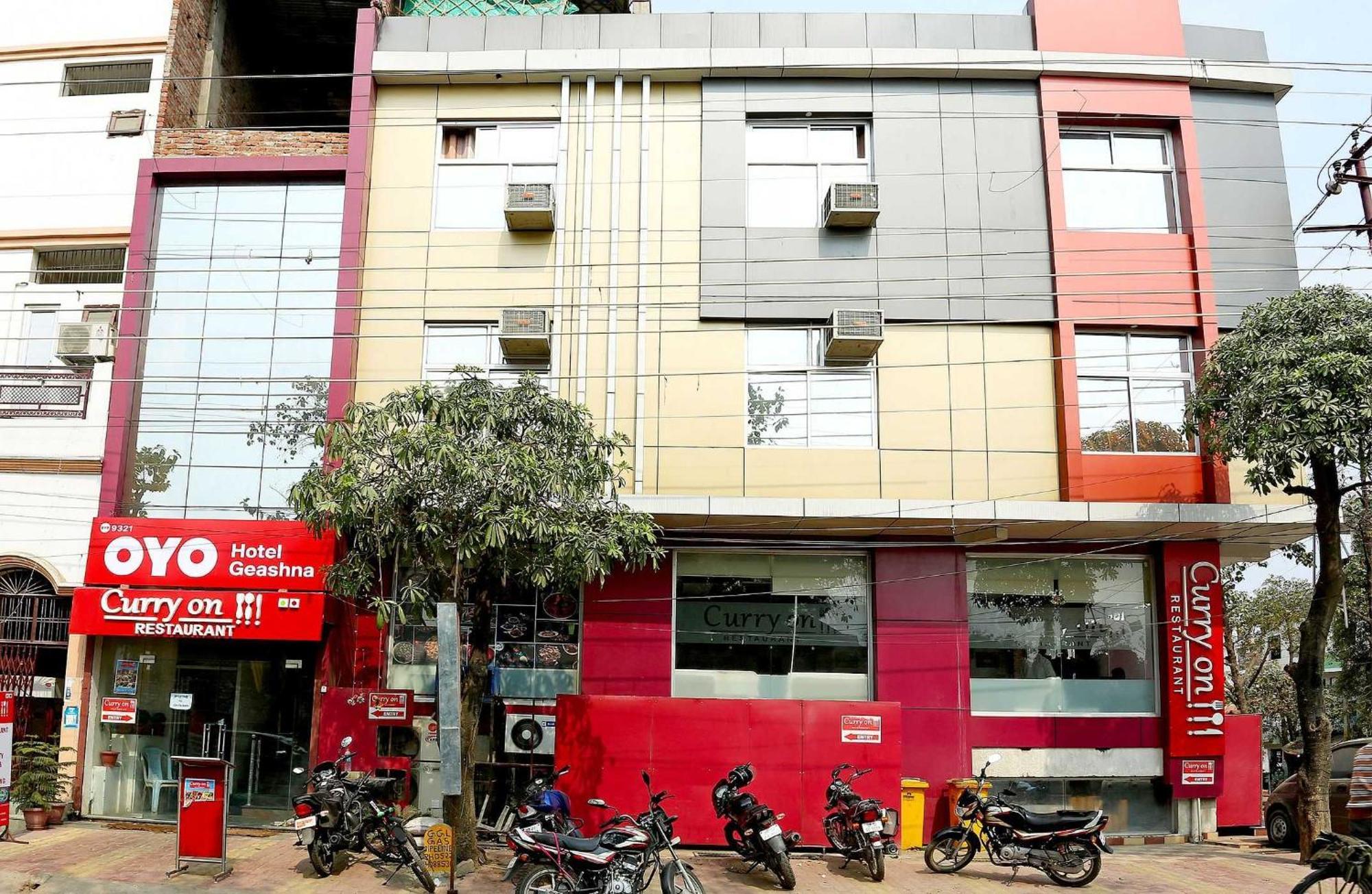 Oyo Flagship Hotel Krishna Chinhat Exteriör bild