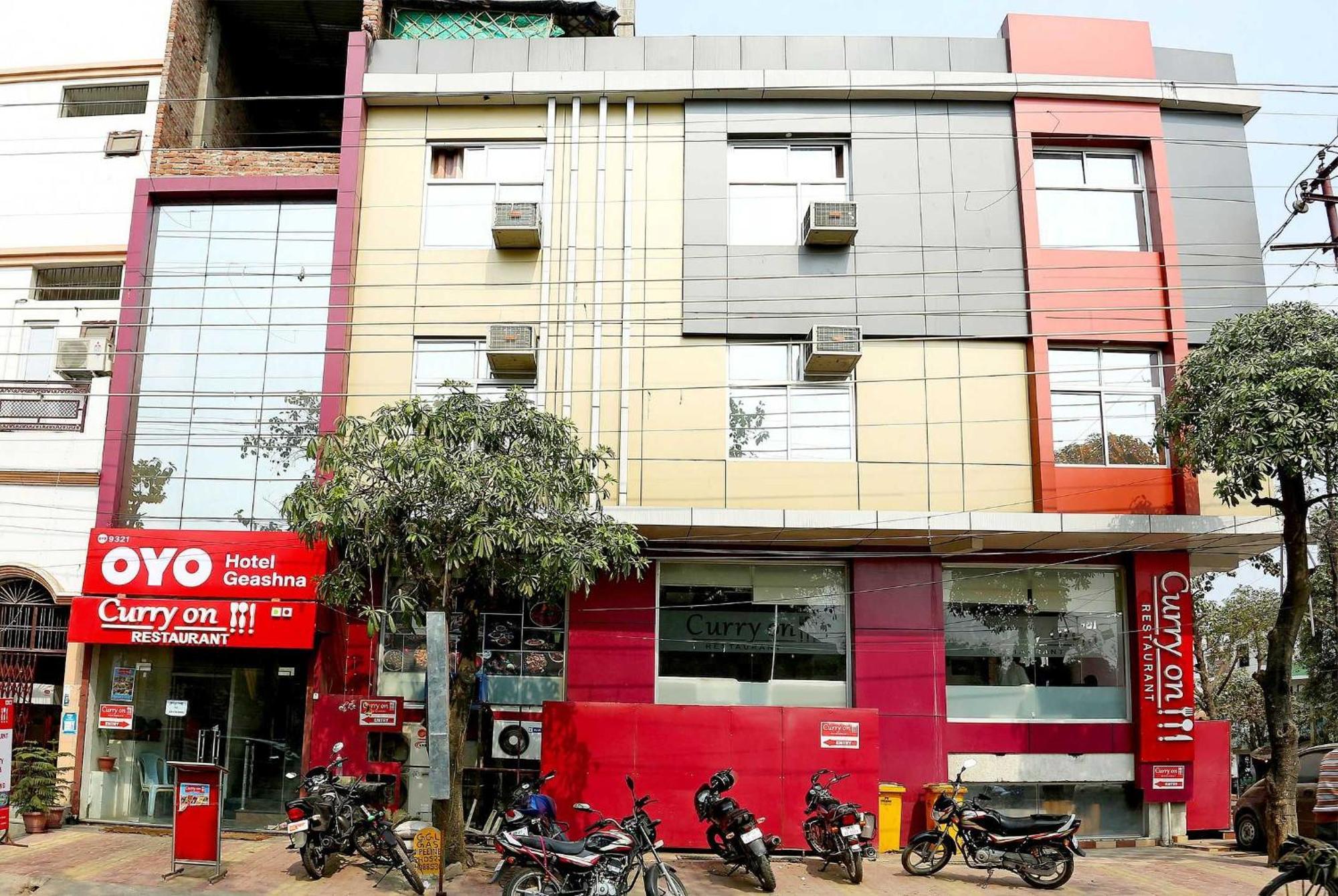 Oyo Flagship Hotel Krishna Chinhat Exteriör bild
