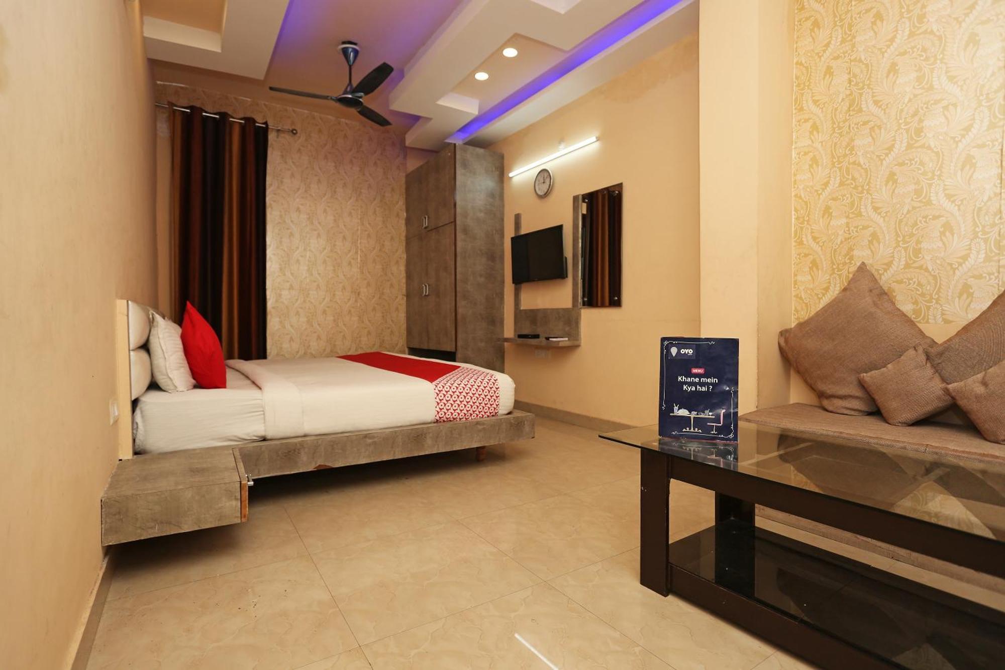 Oyo Flagship Hotel Krishna Chinhat Exteriör bild